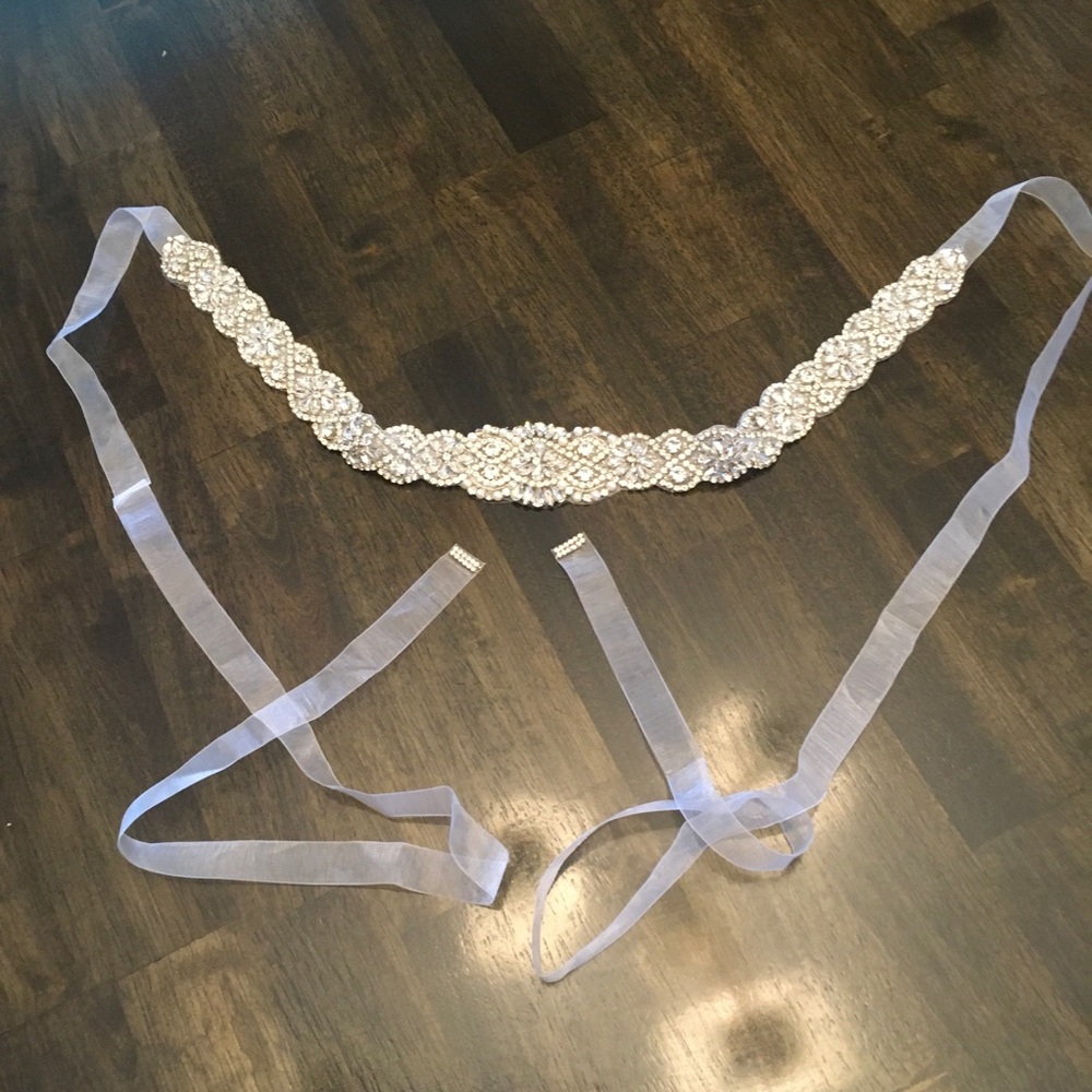New Rhinestones and Pearls Tie On White Belt.